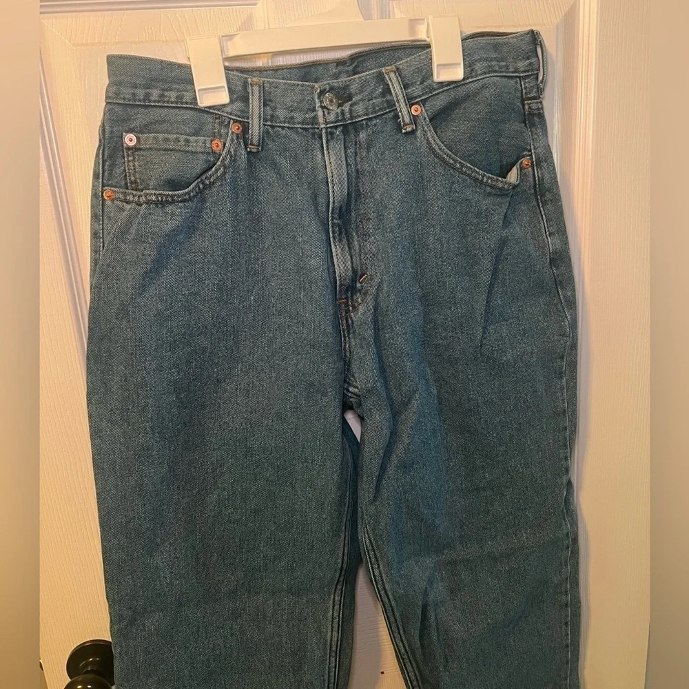 Men’s 550 Levi Blue Jeans Size 35x32 Medium Wash